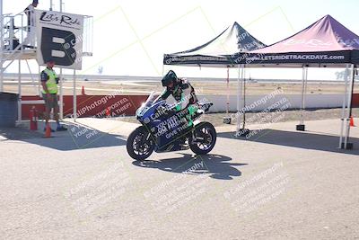 media/Nov-03-2025-Lets Ride (Mon) [[4d74c1c4d3]]/B Group/Grid/